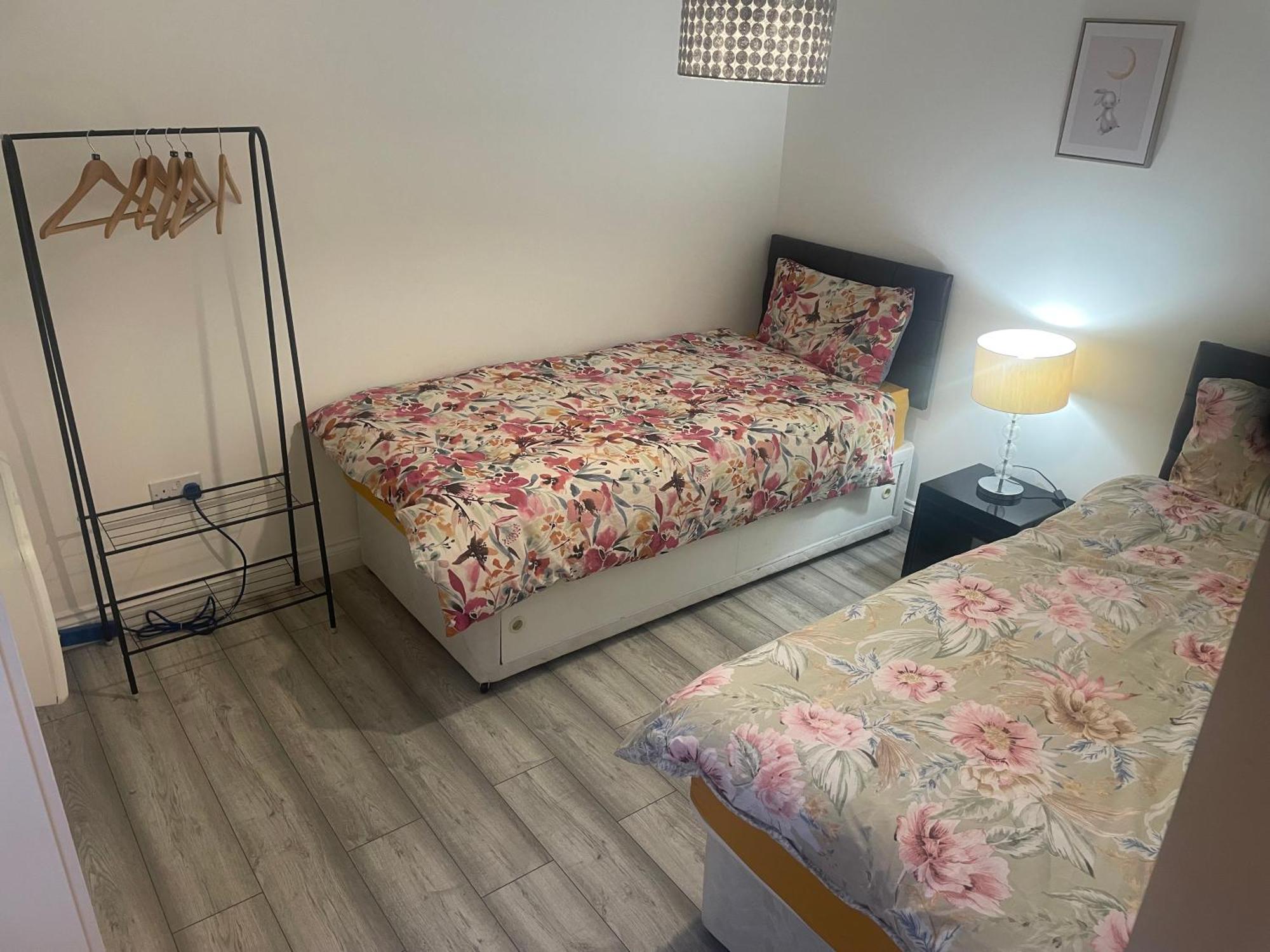 2 Bedroom On Bathroom, Southmead