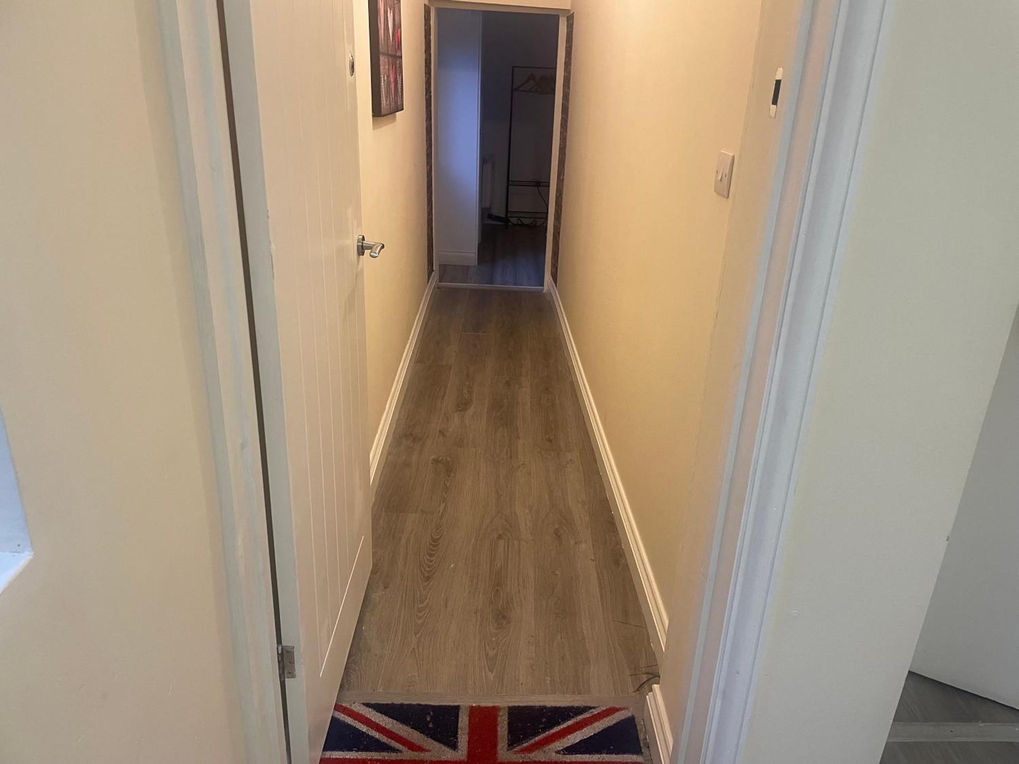 2 Bedroom On Bathroom, Southmead Apartment Bristol