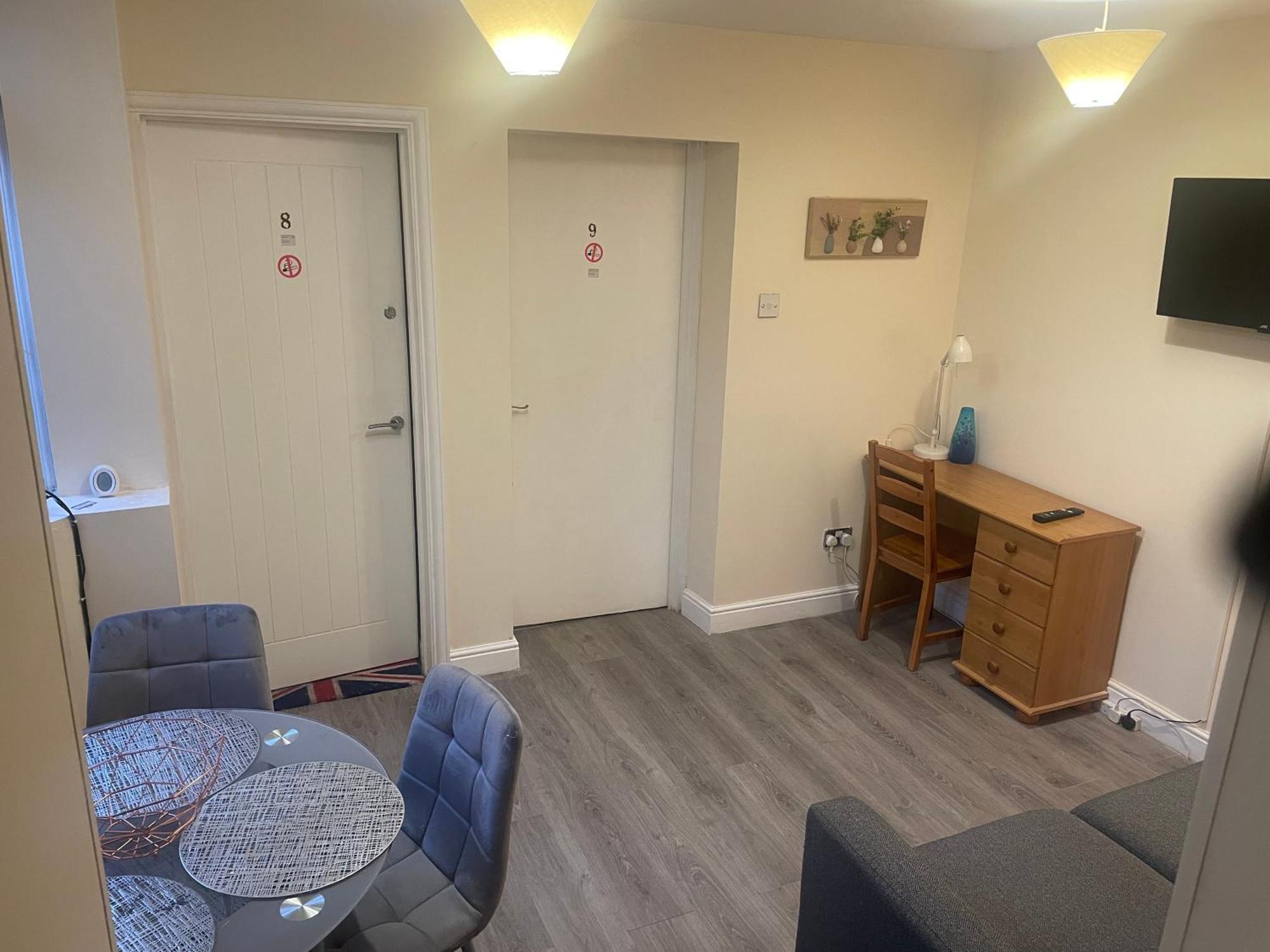 2 Bedroom On Bathroom, Southmead Bristol