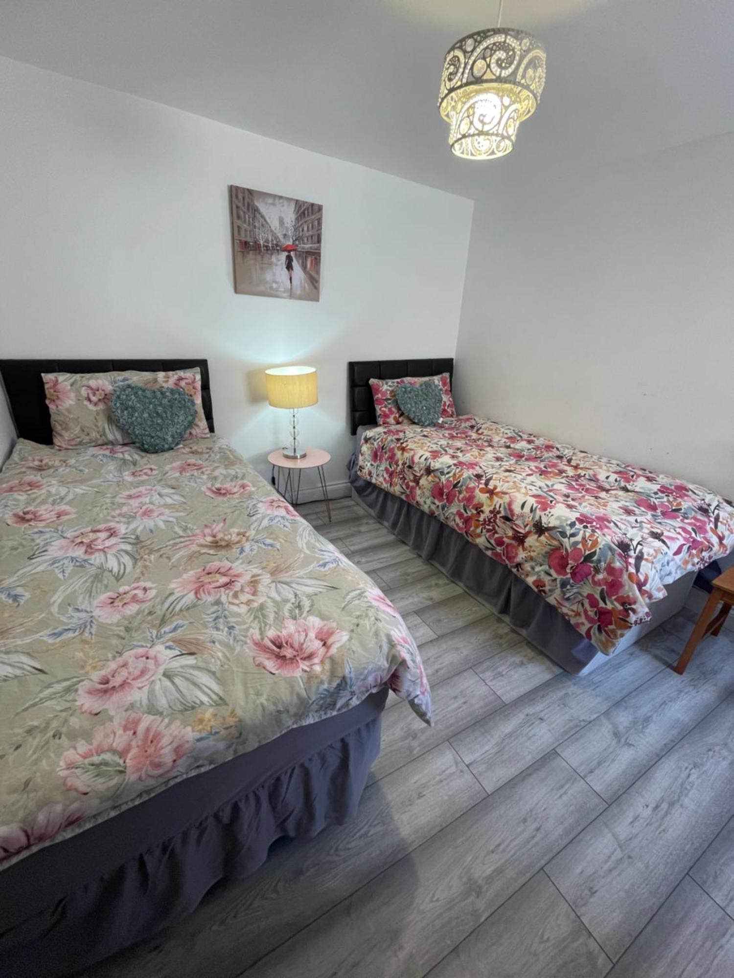 2 Bedroom On Bathroom, Southmead Apartamento
