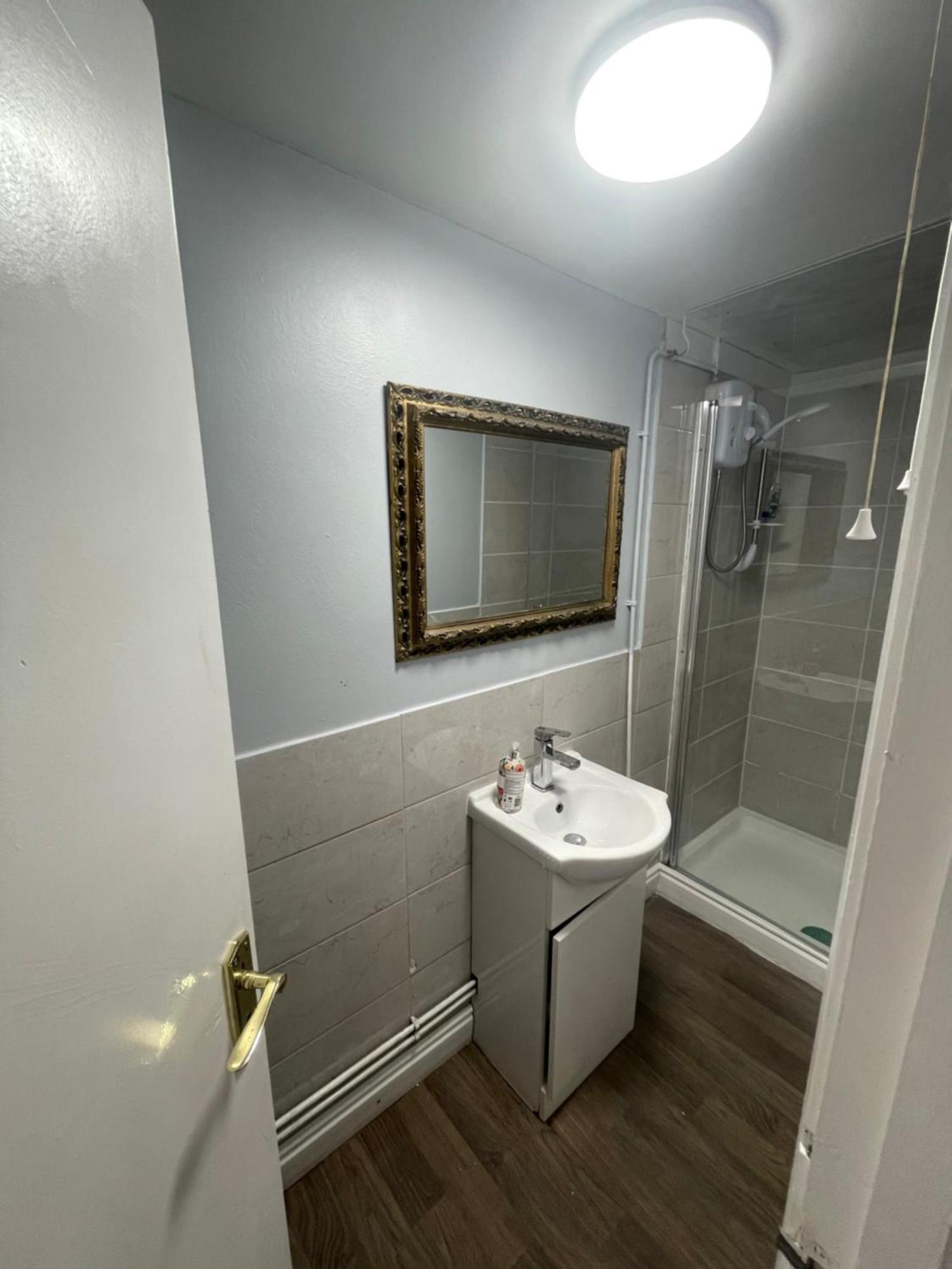 2 Bedroom On Bathroom, Southmead