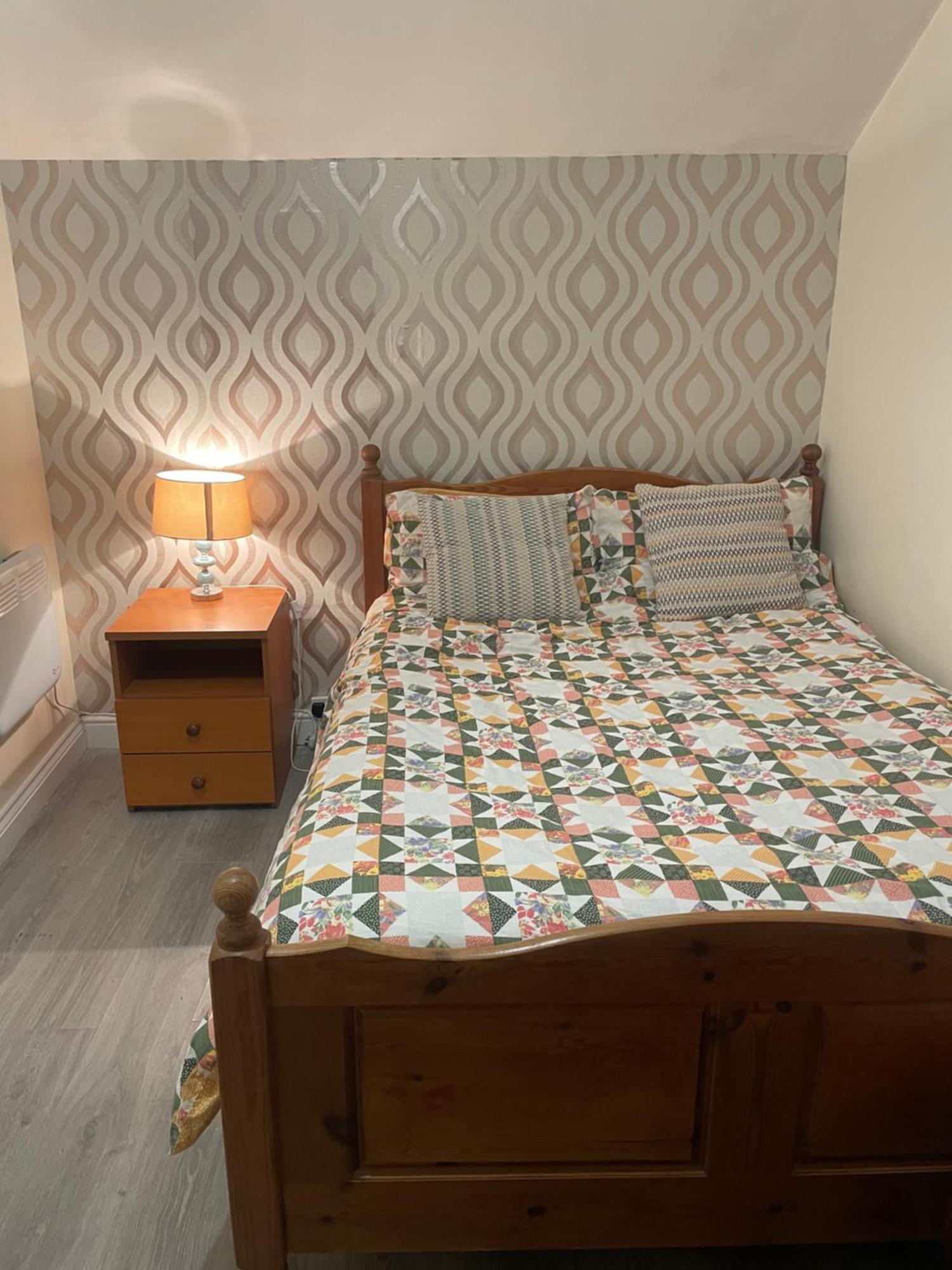 2 Bedroom On Bathroom, Southmead Apartamento